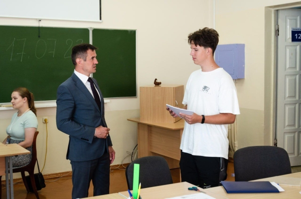 В БрГТУ встречают первых абитуриентов В БрГТУ встречают первых абитуриентов