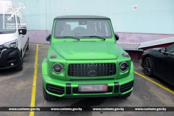 Эти премиальные машины везли через Беларусь в Казахстан, но таможенники заподозрили неладное Эти премиальные машины везли через Беларусь в Казахстан, но таможенники заподозрили неладное