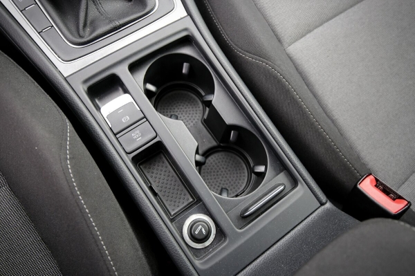 Белорус купил «непроходной» VW Golf, но выставил его на продажу. Чем не понравился 1,2-литровый хетчбэк? Белорус купил «непроходной» VW Golf, но выставил его на продажу. Чем не понравился 1,2-литровый хетчбэк?