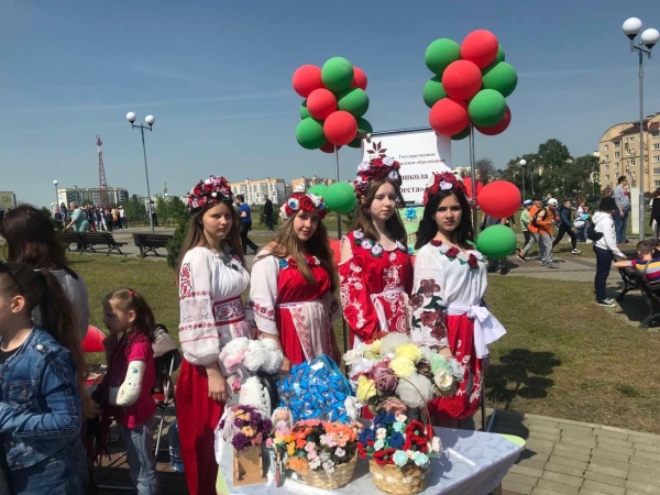 В парке 1000-летия проходит районный праздник «ДетиНового1000-летия» В парке 1000-летия проходит районный праздник «ДетиНового1000-летия»