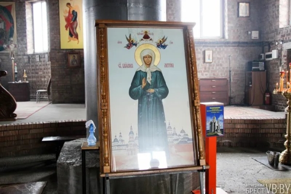 В Брестскую епархию прибыли икона и ковчег с частицей мощей Матроны Московской: когда и в каких храмах к ним можно приложиться В Брестскую епархию прибыли икона и ковчег с частицей мощей Матроны Московской: когда и в каких храмах к ним можно приложиться