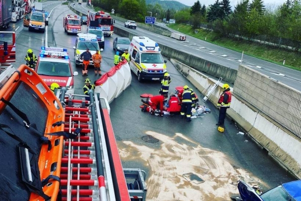 В Австрии белорус на фуре попал в ДТП с легковым автомобилем В Австрии белорус на фуре попал в ДТП с легковым автомобилем